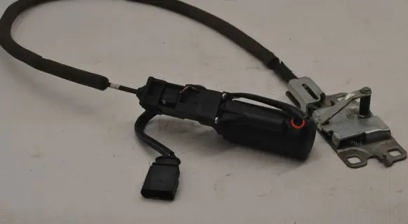 Audi A8 S8 D3 4E Tailgate/trunk/boot lock/catch/latch 4e0827383c