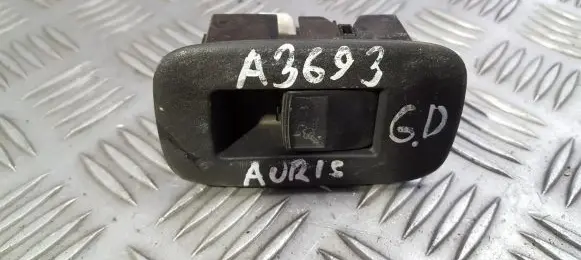 Toyota Auris 150 Electric window control switch