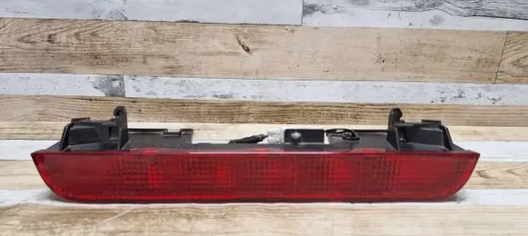 Nissan X-Trail T30 Third/center stoplight P1842