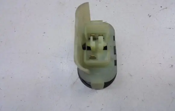 Saab 900 Tailgate/boot open switch button 4061883