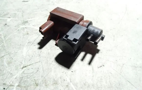 Volvo C30 Turbo solenoid valve 6G9Q9E882CA