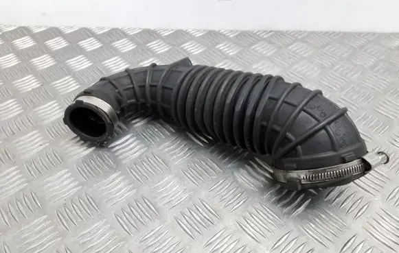 Air intake hose/pipe