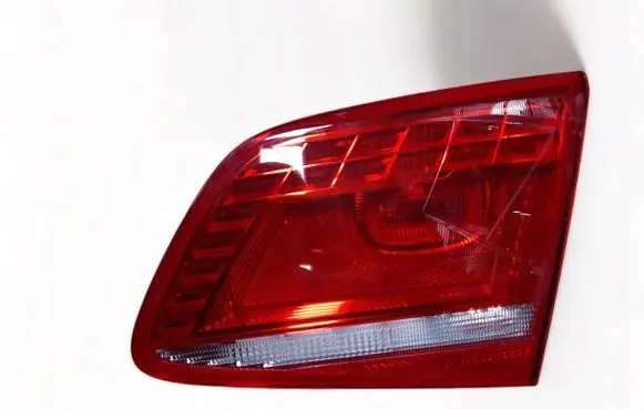 Volkswagen PASSAT B7 Rear/tail lights 3AE945308D