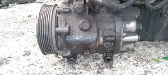 Volvo V50 Air conditioning (A/C) compressor (pump)