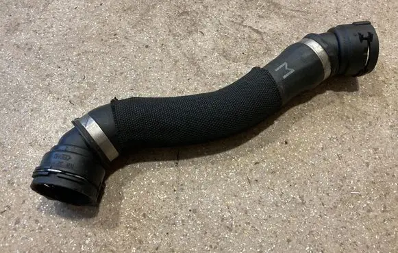 BMW X5 G05 Engine coolant pipe/hose 8582011