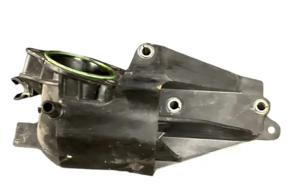 Ford Focus C-MAX Intercooler pipe mounting bracket 1060231S01
