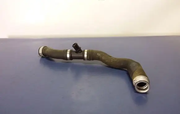 Mercedes-Benz C W204 Engine coolant pipe/hose A2045010282