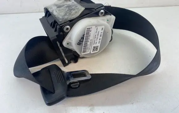 Rear seatbelt