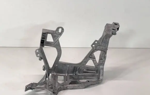Mercedes-Benz C W205 Headlight/headlamp mounting bracket A2056221600