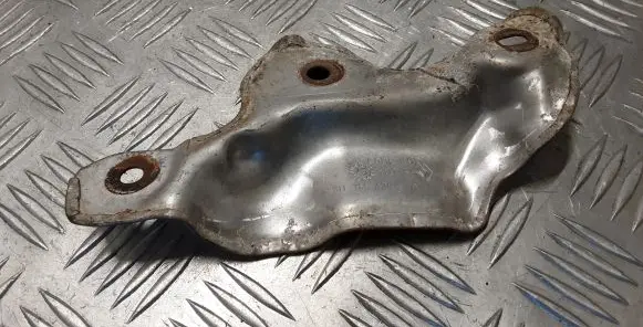 Nissan Navara D23 Heat shield in engine bay 140136542R