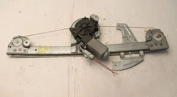 Peugeot 107 Front door window regulator motor 107D3