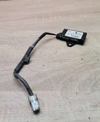 Mitsubishi Outlander Aerial antenna amplifier MN141582