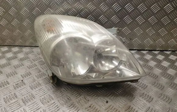 Toyota Corolla Verso E121 Headlight/headlamp 0821211F9R