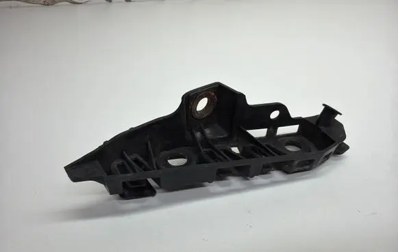 Volkswagen PASSAT B8 Front bumper mounting bracket 3G0807050