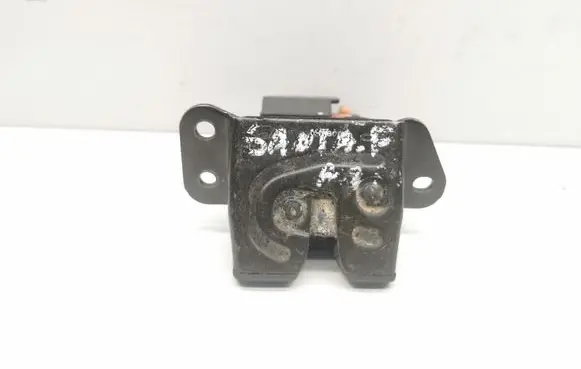 Hyundai Santa Fe Tailgate/trunk/boot lock/catch/latch 812302B000