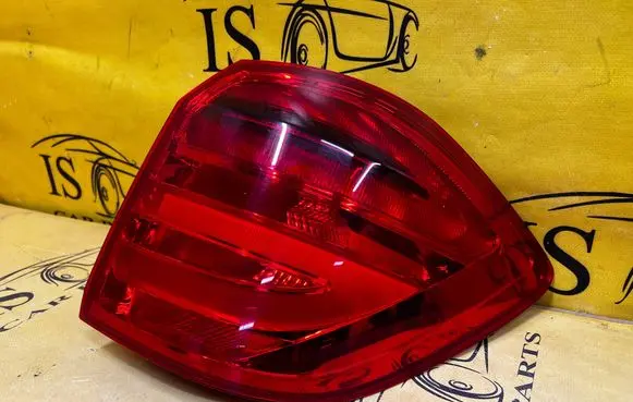Mercedes-Benz GL X166 Rear/tail lights A1669067601