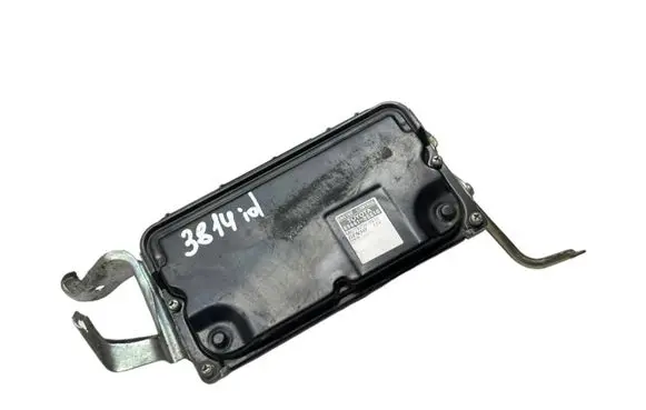 Toyota Avensis T270 Engine control unit/module 8966105G10 MB2762000570