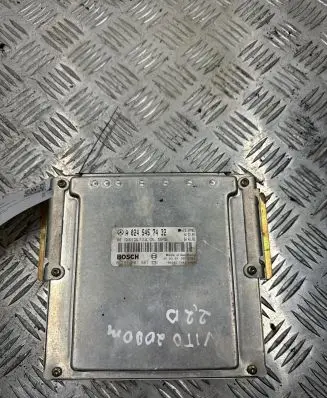 Mercedes-Benz Vito Viano W638 Engine control unit/module A0245457432