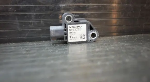 Volvo V50 Airbag deployment crash/impact sensor 8651200