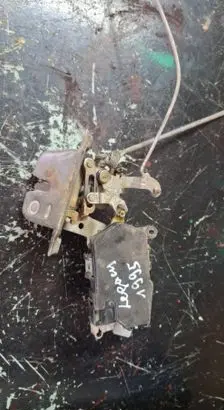 Subaru Legacy Loading door lock 