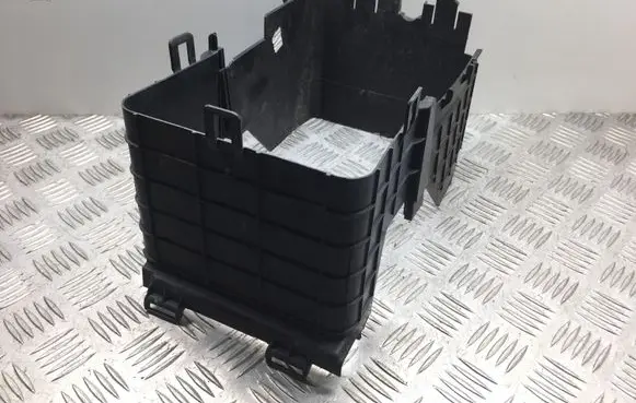 Battery box tray