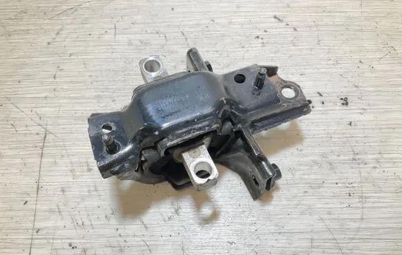 Skoda Fabia Mk3 (NJ) Engine mount bracket 6Q0199555AR