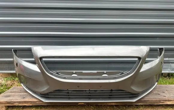 Volvo V40 Front bumper 31283732