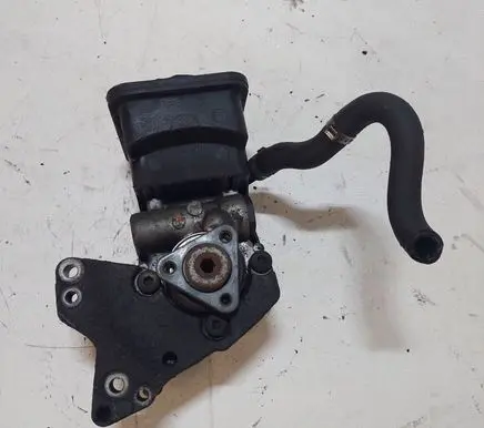 BMW 5 E39 Power steering pump 91208