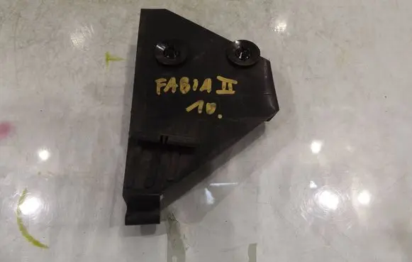 Skoda Fabia Mk2 (5J) Engine mount bracket