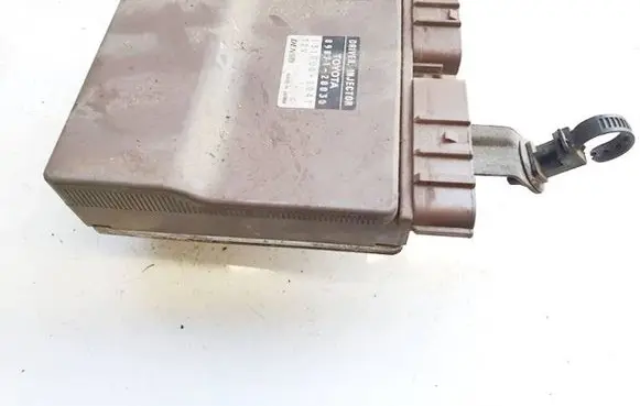 Toyota Corolla E120 E130 Fuel injection control unit/module 8987120030 89871-20030