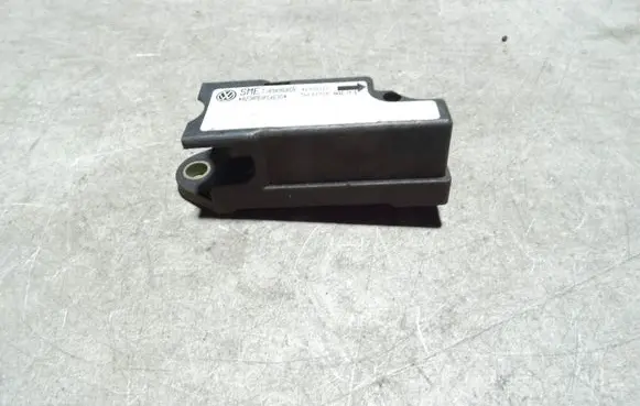 Volkswagen PASSAT B5 Airbag deployment crash/impact sensor 1J0909606N