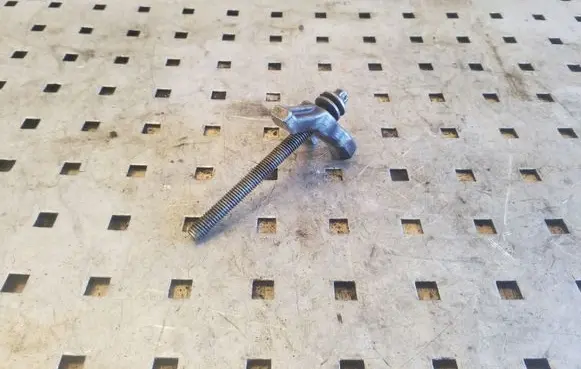 BMW X3 E83 Fuel Injector clamp holder