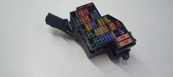 Porsche Cayenne (9PA) Fuse module 7P0941828A