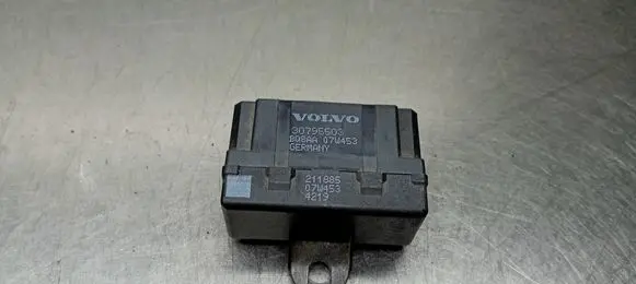 Volvo XC90 Seat heating relay 30795503 07W453 211885