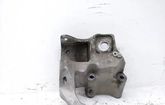 Volvo XC60 Engine mounting bracket 31401633