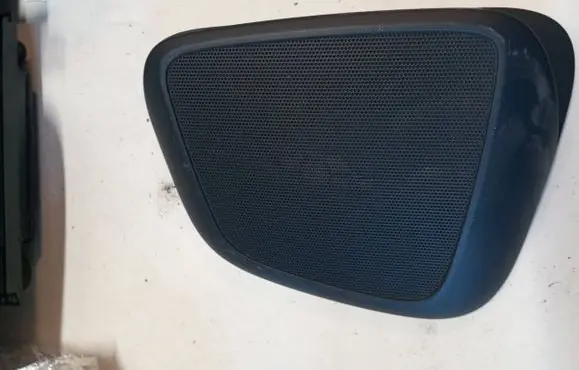 Volvo XC60 Dash center speaker trim cover 30755853
