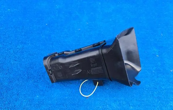BMW 4 G22 G23 G24 G26 Intercooler air guide/duct channel 8738940