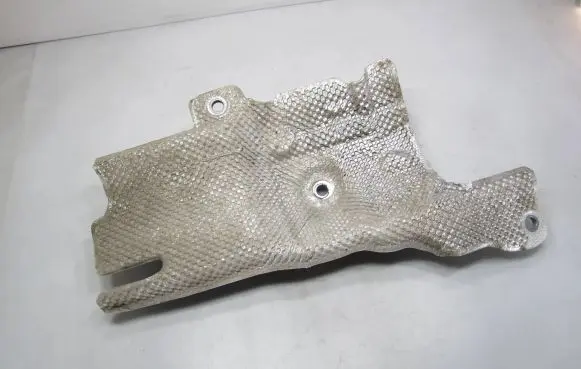 Volkswagen PASSAT B8 Heat shield in engine bay 04L103954AL 0311722B