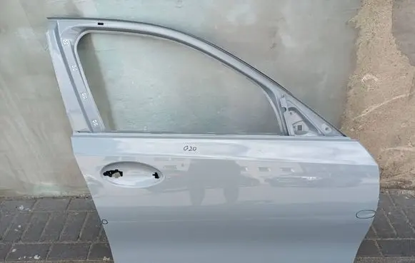 BMW 3 G20 G21 Front door 7900812