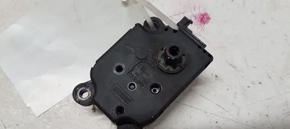 Mercedes-Benz E W211 Air flap motor/actuator A2038201642