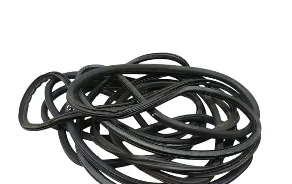 Seat Ibiza IV (6J,6P) Rubber seal front door (on door) 