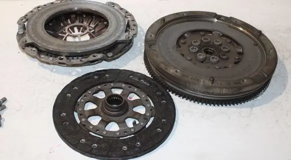 BMW 5 E60 E61 Clutch set kit 7533867 323063710 3000951891