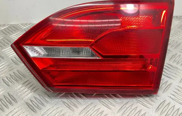 Volkswagen Jetta VI Tailgate rear/tail lights 5C6945260A