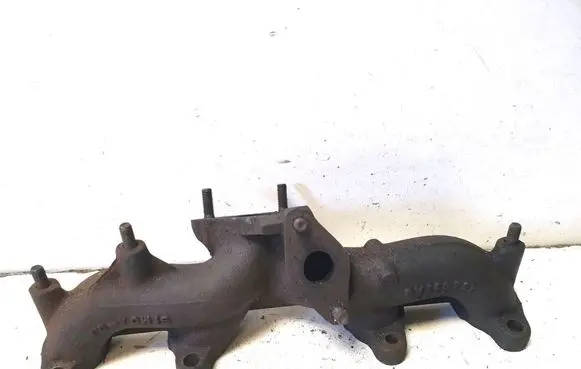 Volkswagen PASSAT B5 Exhaust manifold 028253033AG