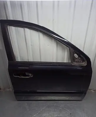 KIA Sorento Front door EB10
