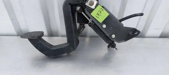 Mercedes-Benz Vito Viano W639 Clutch pedal A6382900516 A6392900116 PA66GF35
