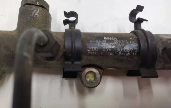 Audi A8 S8 D3 4E Fuel main line pipe 059130089D 003368L2 F00R001650