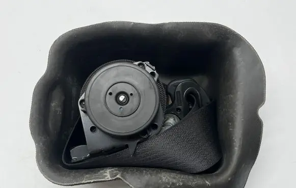 Jeep Grand Cherokee WL Rear seatbelt P6XH94TX7AA TSY065323316
