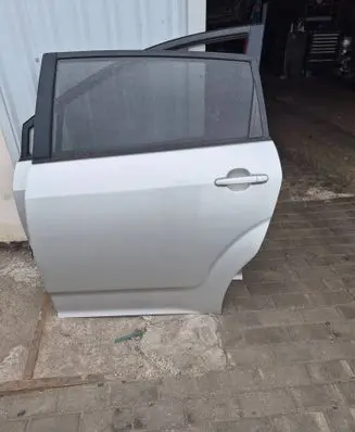 Toyota Corolla Verso E121 Rear door 
