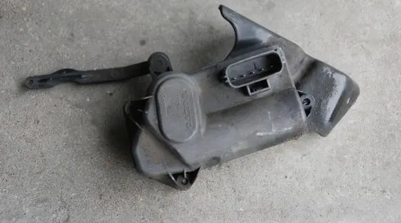 Volvo XC90 Intake manifold valve actuator/motor 30756100